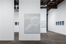 Minnesota artist returns from L.A. for austere, magnetic solo exhibit