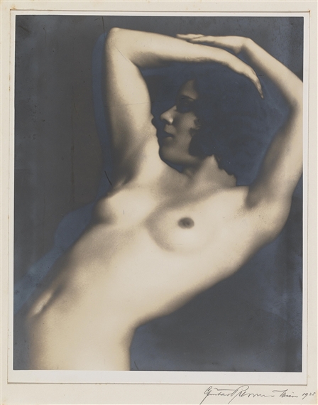 Pose by Gustav Presser, 1935