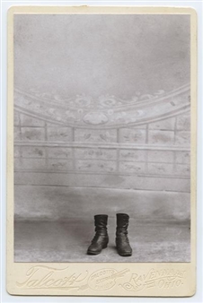 In Memoriam: Art About Loss - Manifest