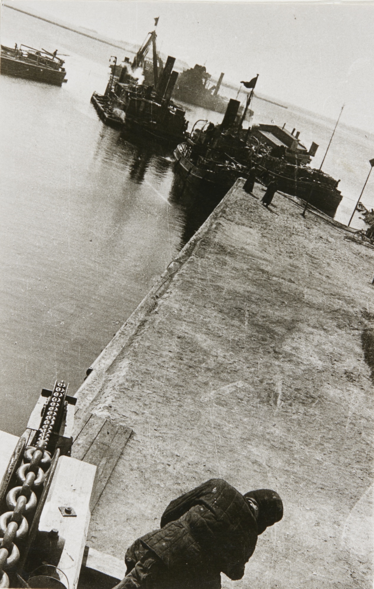 Aleksandr Mikhaylovich Rodchenko | USSR IN CONSTRUCTION (1933) | MutualArt