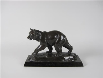 Grizzly Bear - Phyllis Mary Bone