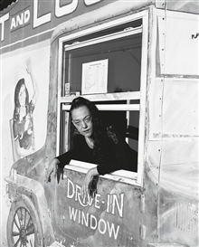 Hunter Barnes's best photograph: the bar for off-season sideshow performers