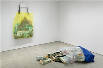 Lucia Hierro: Mercado - Elizabeth Dee