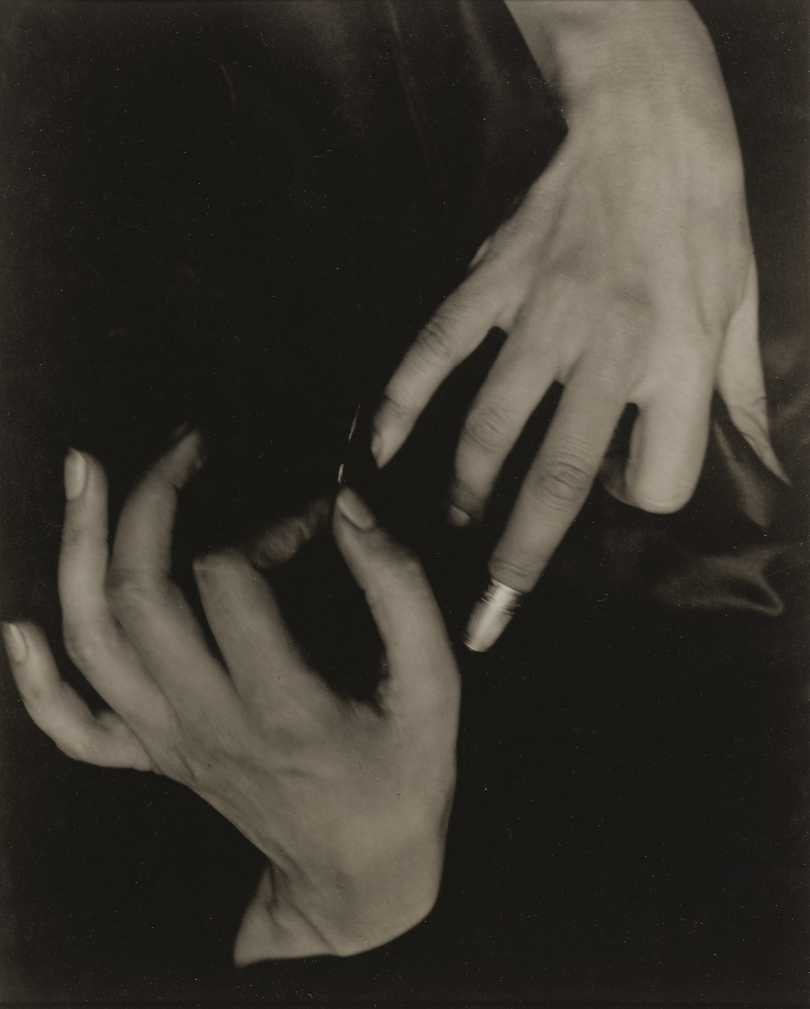 Alfred Stieglitz O'KEEFFE HANDS AND THIMBLE MutualArt