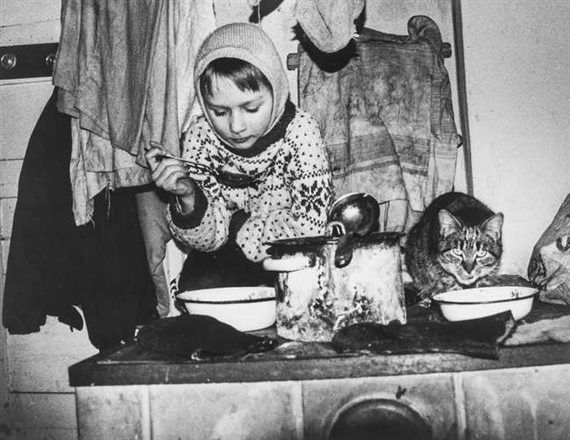 Children of Steading 1, "Vienkiemio Vaikai..." by Rimaldas Vikšraitis, 2003