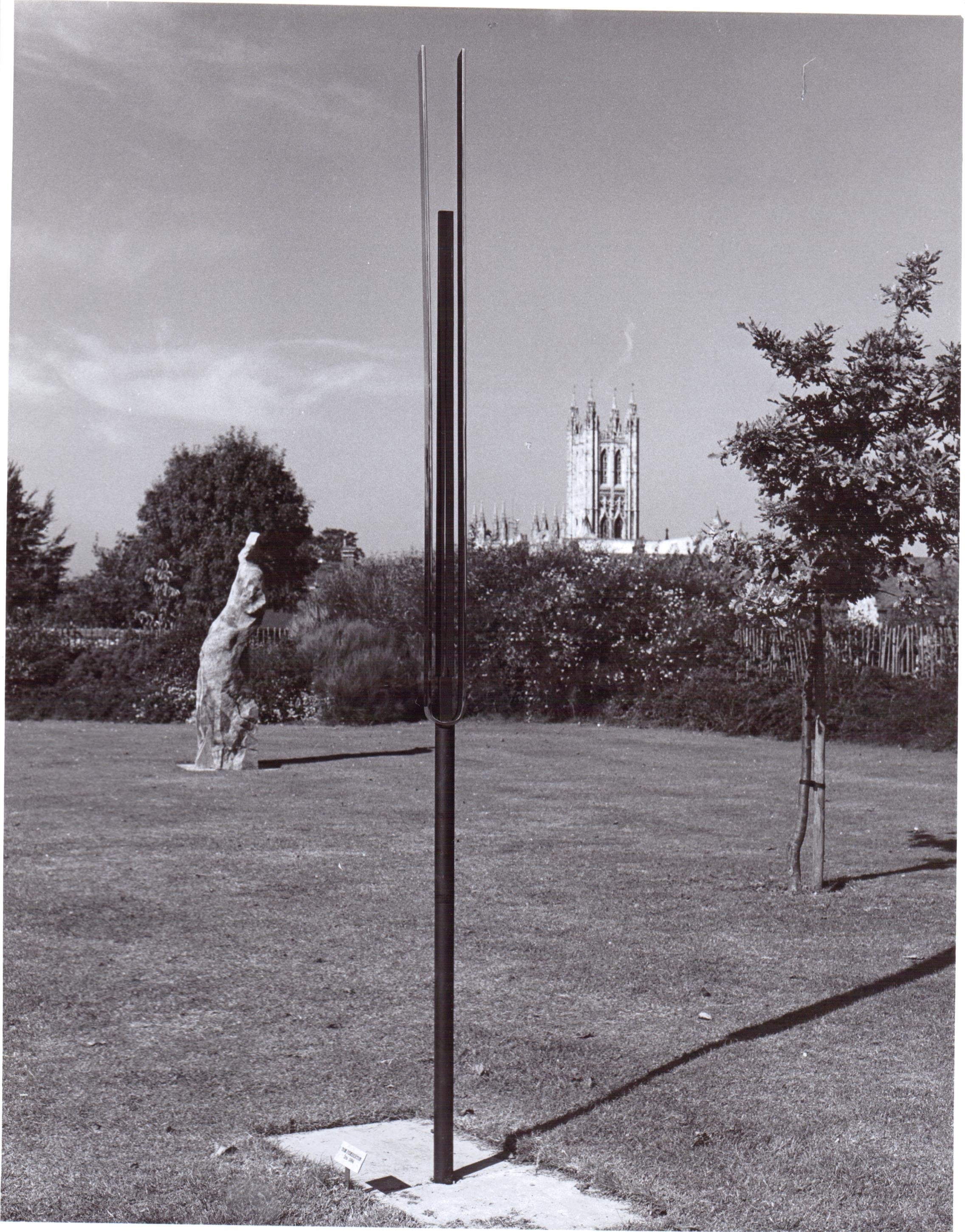 Artwork by Tom Pemberton, Iris, Made of Iron and stainless steel