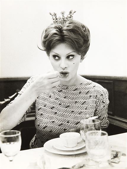 pierluigi-praturlon-sophia-loren-l-oro-di-napoli-1954-mutualart