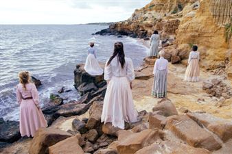 Seanna van Helten: Fallen - fortyfivedownstairs