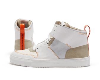 TBWA NY x Thomson Reuters Foundation x Shoe Surgeon, 2018 - Shoe Surgeon