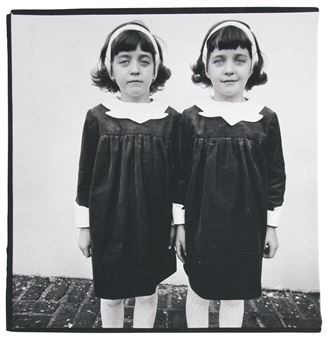 Identical twins, Roselle, N.J. - Diane Arbus