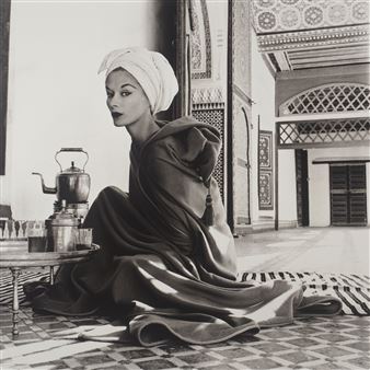 Woman in Moroccan Palace (Lisa Fonssagrives-Penn), Marrakech - Irving Penn