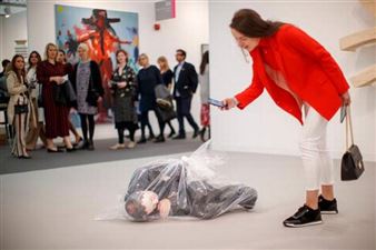 Wandering in an Art Bazaar