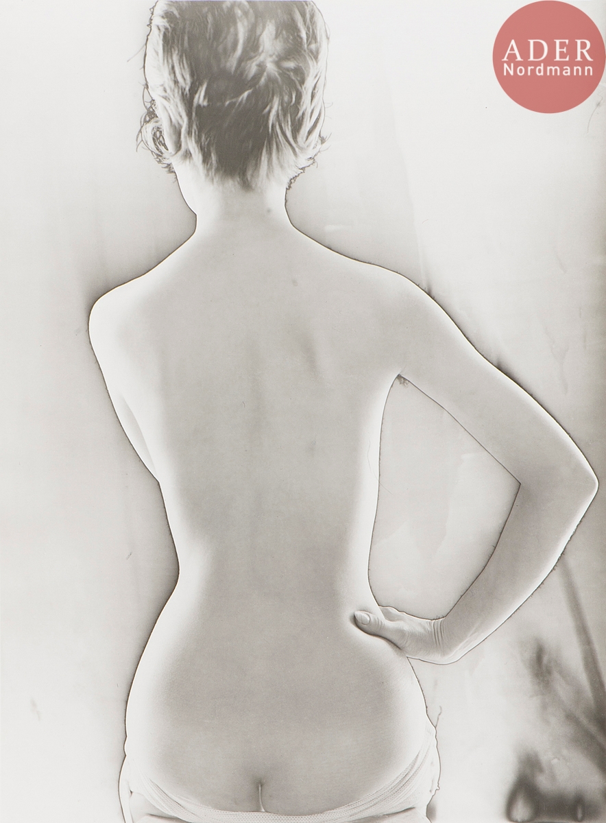 Nu féminin de dos solarisé by Maurice Tabard, 1929