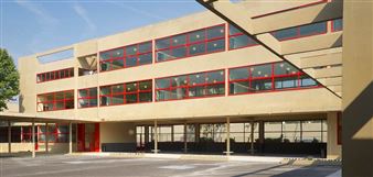 Modernism Award Honours Preservation of a French School Dating from 1933