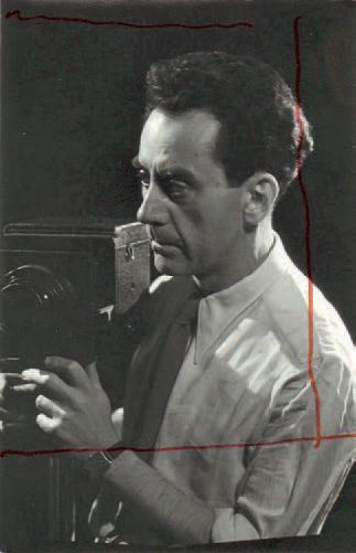 Ray Man | Autoportrait avec son appareil photo (1931) | MutualArt