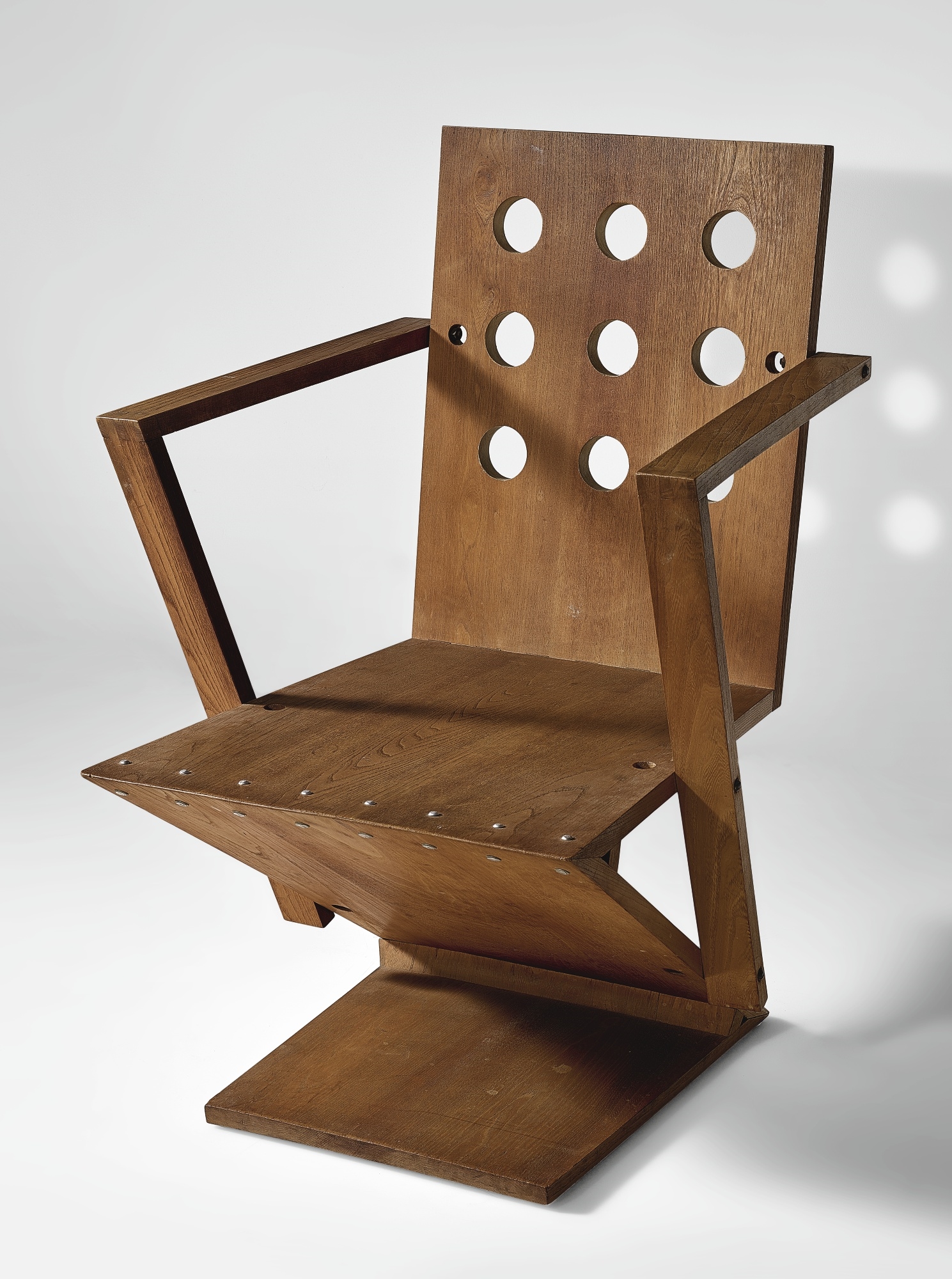 gerrit-rietveld-berlin-chair-mutualart