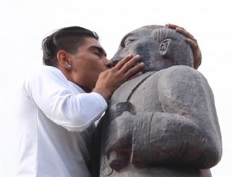 The Tallest Part of the Arch - Southern Exposure