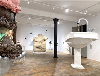 Two Coats Selected Gallery Guide: February 2019