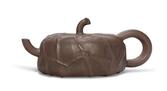 A COMPRESSED 'LEAF-WRAPPED'-FORM YIXING TEAPOT AND COVER, 'FOREST SERIES - RIPPLES' - Lu Wenxia