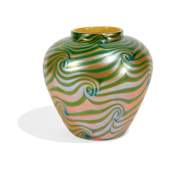 King Tut ginger jar Vase - Vineland Flint Glass Works