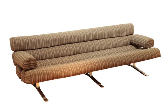 Amfibisch horizon van nu af aan William Plunkett | A model wp01 design sofa | MutualArt