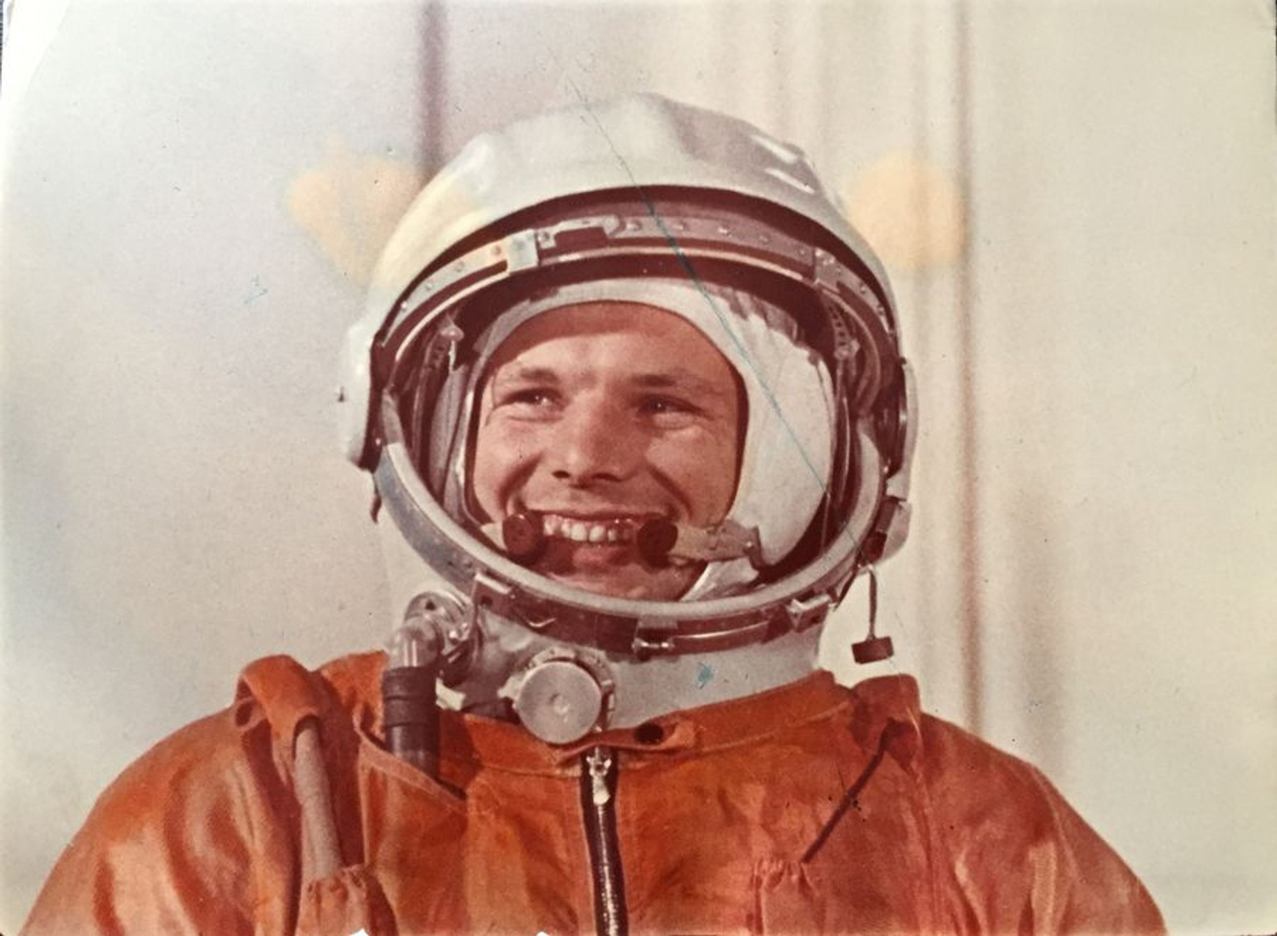 yuri-gagarin-gagarin-dressed-as-an-astronaut-1963-mutualart