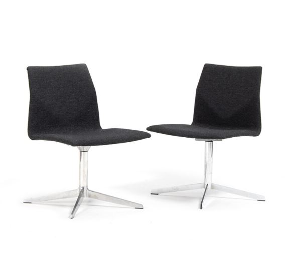 “E” by Niels Hvass, Christina Strand