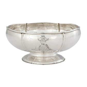 Footed lobed bowl with repoussé and chased King of the Ant Hill decoration - Bjarne Axness
