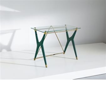 A TABLE - L. Berrone