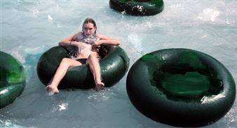 Eva Blanch: Aquaparks - N2 Galeria
