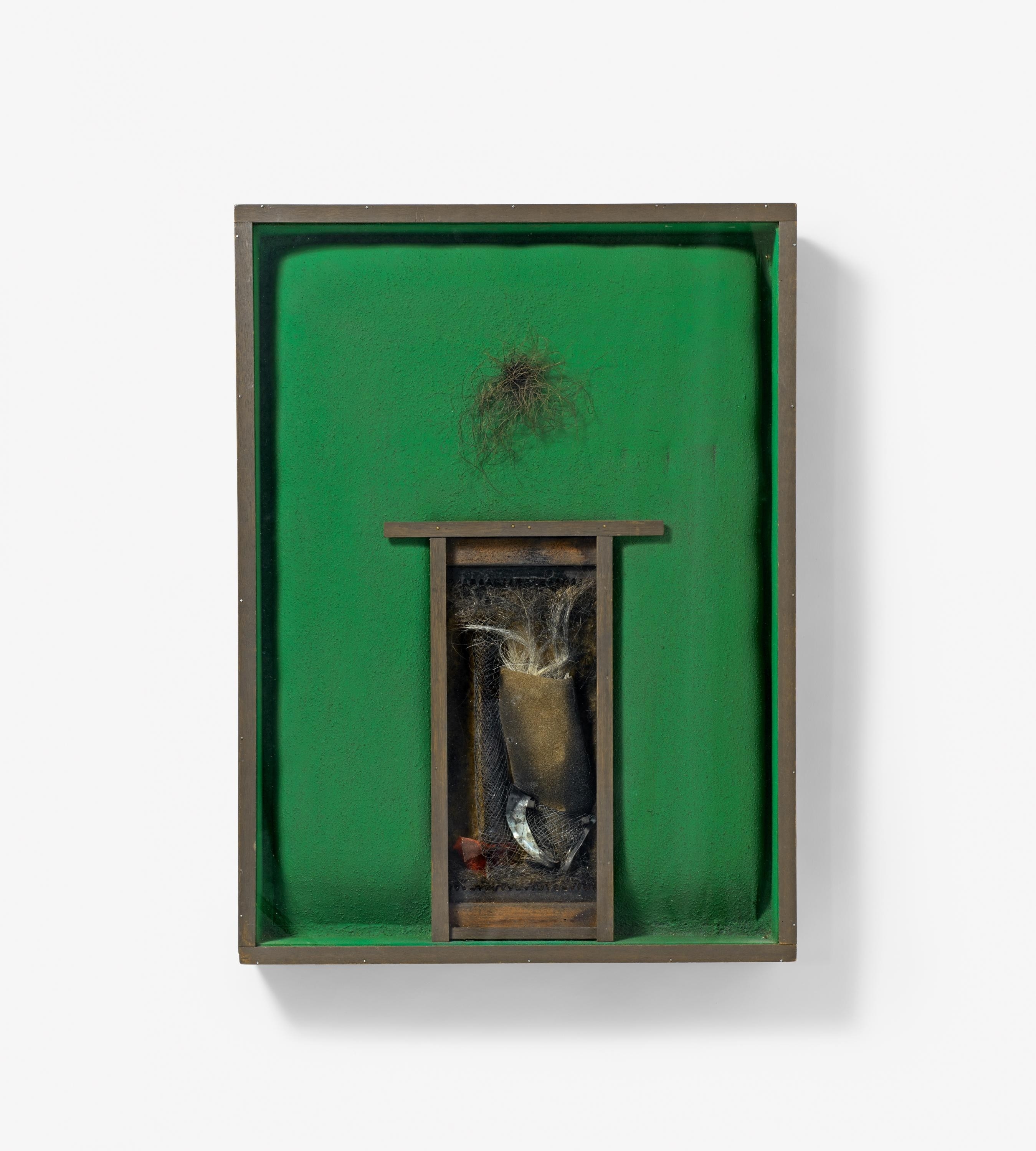 Artwork by Karl Fred Dahmen, Tele-Landschaft mit Objektschrein, Made of Display case