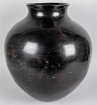 Santa Clara Pueblo Artworks in this Event : Prev Black Pot 18 by 16 by 16 inches Ceramic - Santa Clara Pueblo