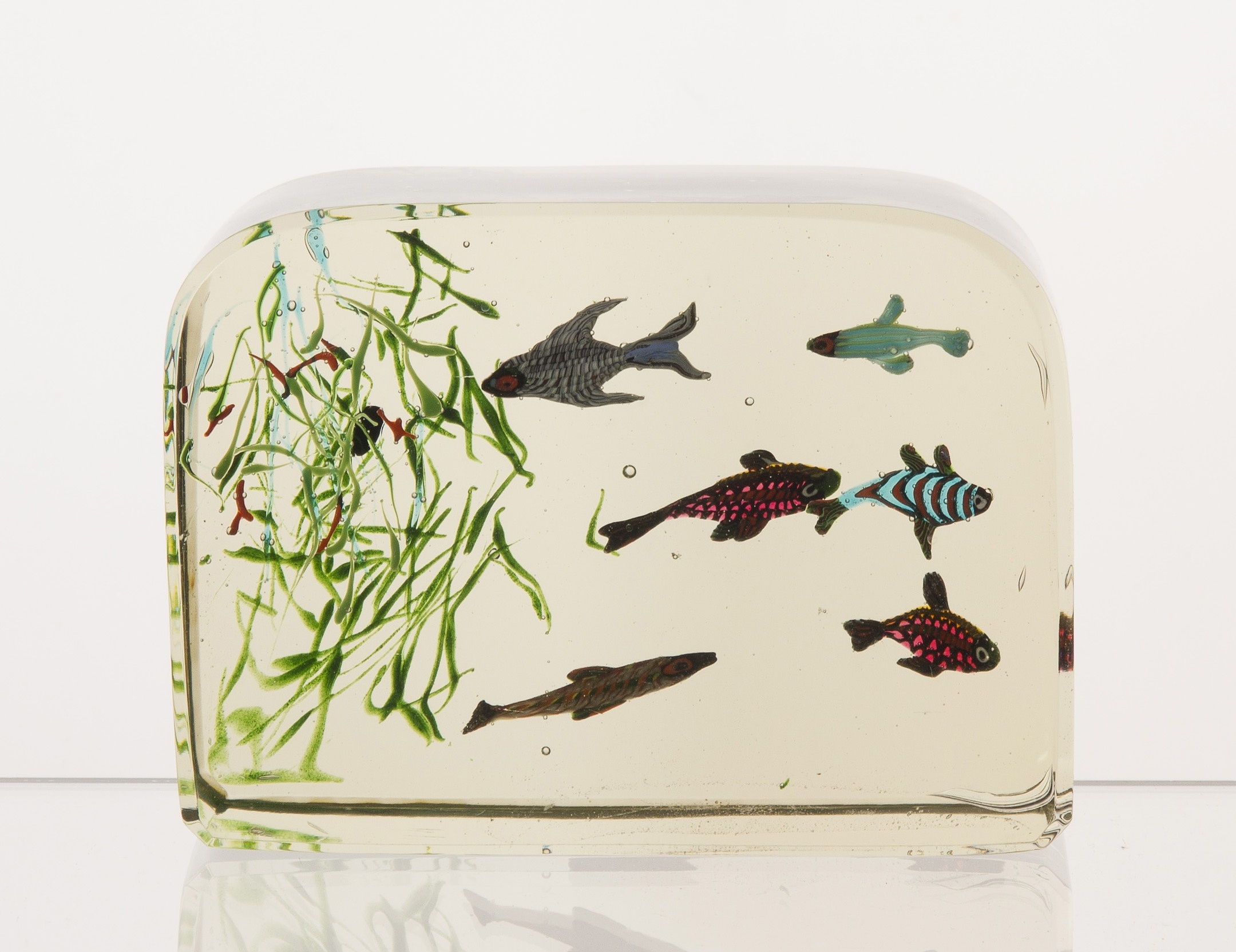 Artwork by Josef Rozinek, TĚŽÍTKO AKVÁRIUM, DO R., Made of light yellowish glass with fused fish and plant structures