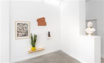 Broken Idols - Maelle Galerie