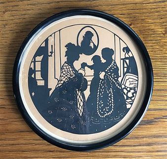 Silhouette of women and child - Gudrun Harboesgaard