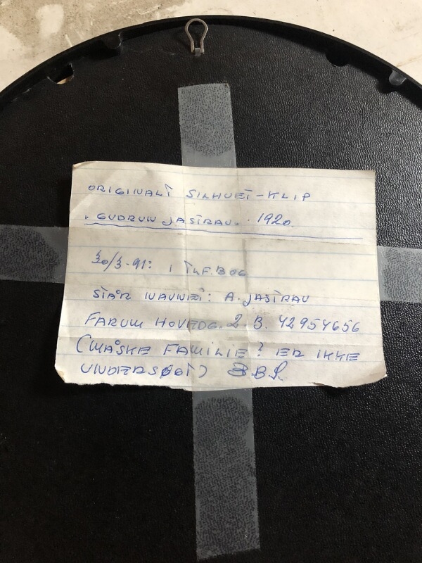 Artwork by Gudrun Harboesgaard, Silhouette of women and child, Made of Frame