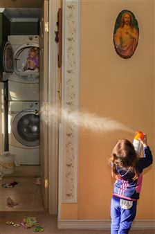 Turning Her Lens to Those Around Her, Danna Singer Reveals the Story of a Working Class Community