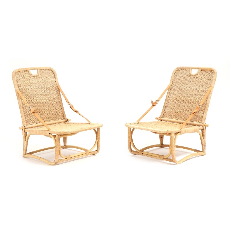 Robert Wengler A pair of folding rattan beach chairs
