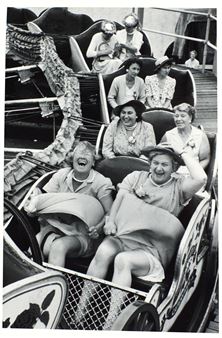 ON THE CATERPILLAR, WOMEN'S PUB OUTING, CLAPHAM, LONDON, 1956 - Grace Robertson