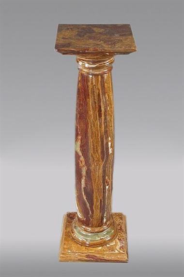 Schwere Marmorsäule - Wiener Biedermeier
