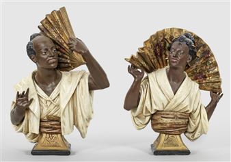 Paar große Büsten eines asiatischen Paares mit Fächer - Koenig & Lengsfeld