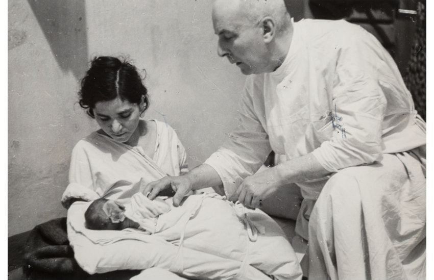 Artwork by Julien Bryan, Seven Press Photographs from the Siege of Warsaw, Made of Gelatin silver