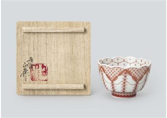 Sake cup with komon design in overglaze enamel - Masayasu Mitsuke