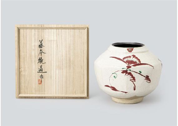 Jar depicting flower in overglaze enamel