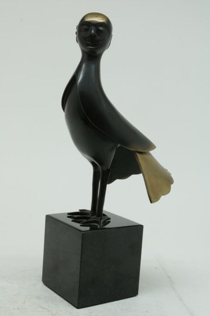 Artwork by Maurits Cornelis Escher, Joanna Jelen, Bronzen beeld van man-vogel, Made of bronze statue