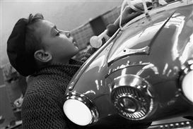 The Lumiere Brothers Center for Photography Opens a Retrospective Exhibition of Vladimir Lagrange's Work