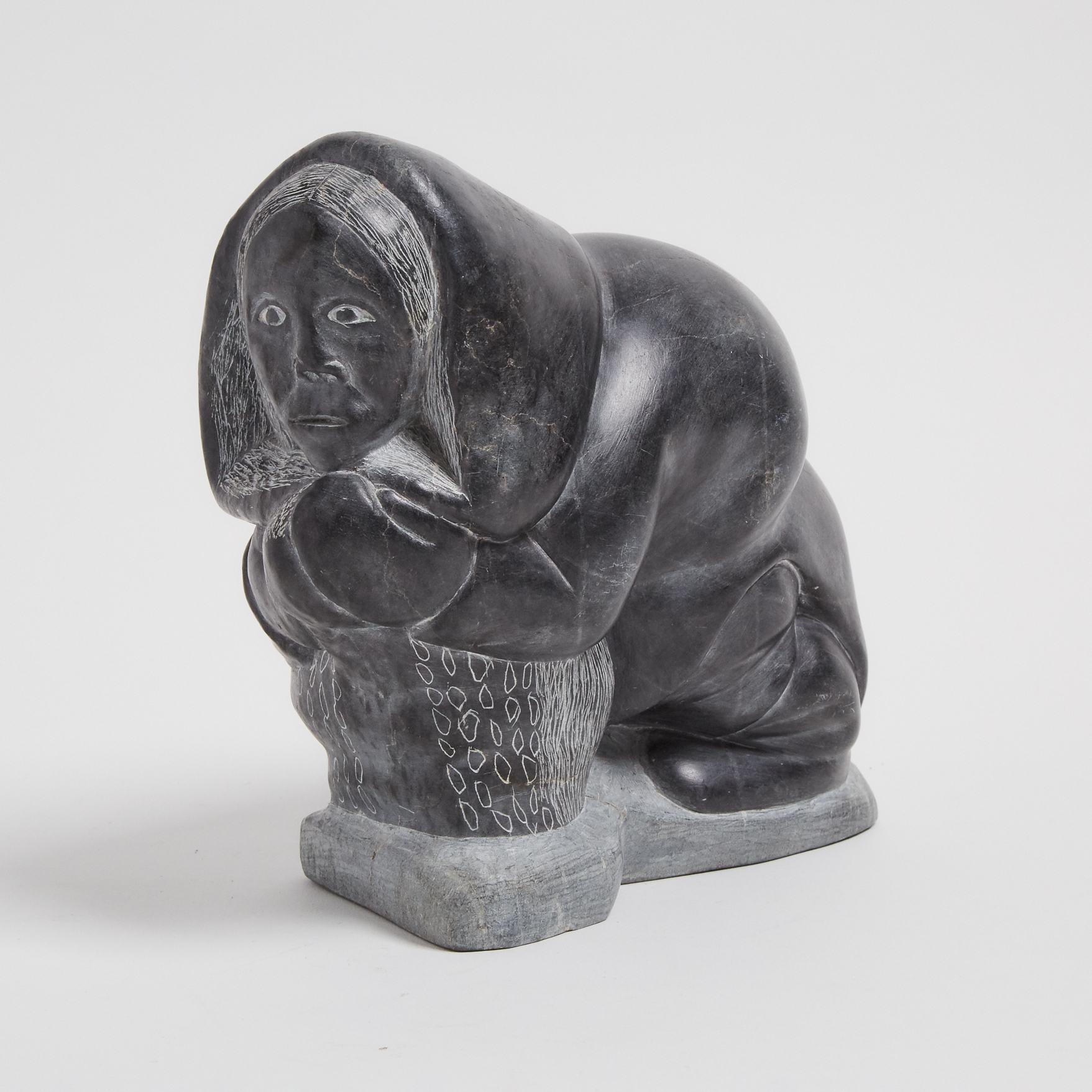 Artwork by Markusi Kuanana, CROUCHING WOMAN, Made of stone