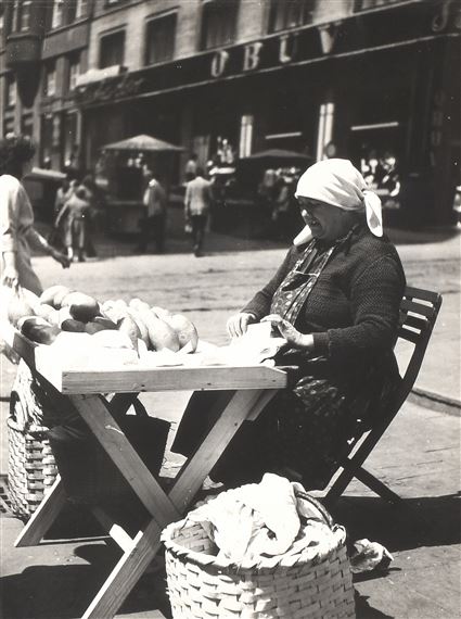 Prodavačka, nedatováno by Antonín Gribovský