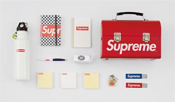 Supreme カレンダー 2003年 2005年 セット Supreme | Two works: (i) Supreme x Terry Richardson 2003