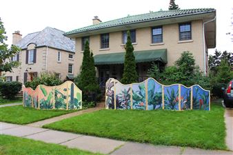 A Chicago Biennial Is Taking Art Beyond Museum Walls and into People’s Yards